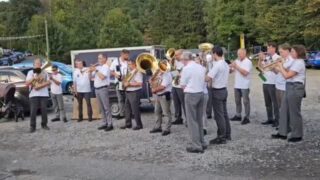In unserem Veedel...
Gemeinsam feiern wir Schützenfest💚💙

#blasorchesteroberbarmen #veedel #veedelliebe #bläckfööss #schützenfest #schützenfestfeiern #wuppertal #beyenburg #ausliebezurmusik #blasmusik #musik #musikverein #2025 #blasorchester #oberbarmen @foeoessbook